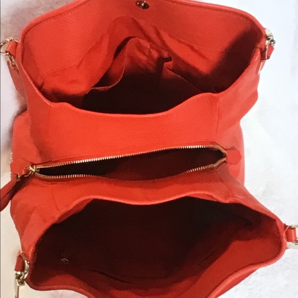 COACH PHOEBE SHOULDER BAG IN PEBBLE LEATHER - Picture 2 of 5